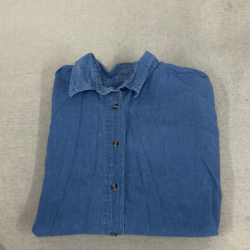 EUC Woman’s Illusions long sleeve blue jean button down shirt